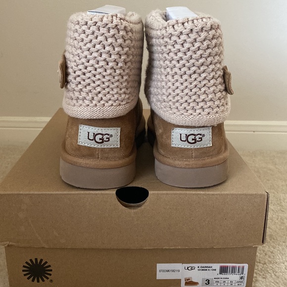 UGG Mid Boots - Picture 3 of 5